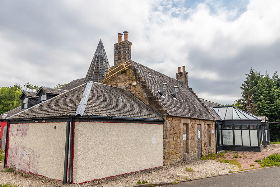 Darnley Castle Castle in Eastwood, Renfrewshire Stravaiging around
